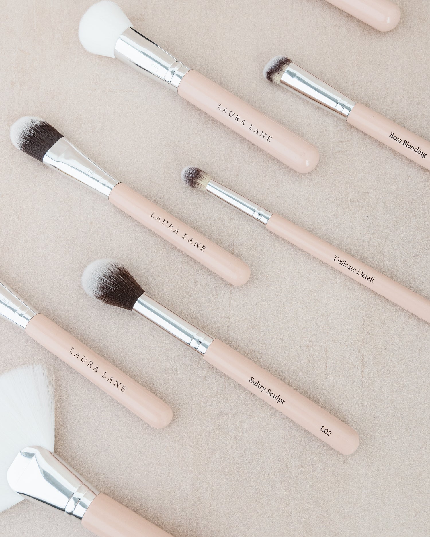 create-everyday-natural-contouring-makeup-looks-with-laura-lane-brushes